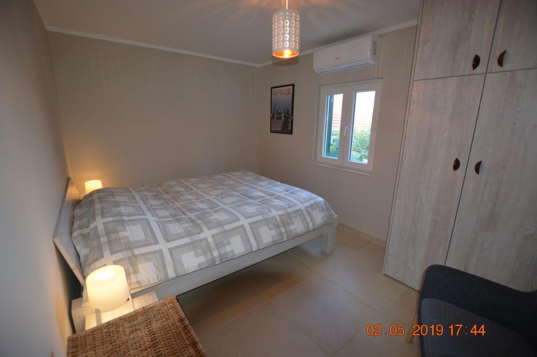 Sealodge: Luxurious Beachfront Villa with Private Pool and Sea Views Rogac Exterior photo